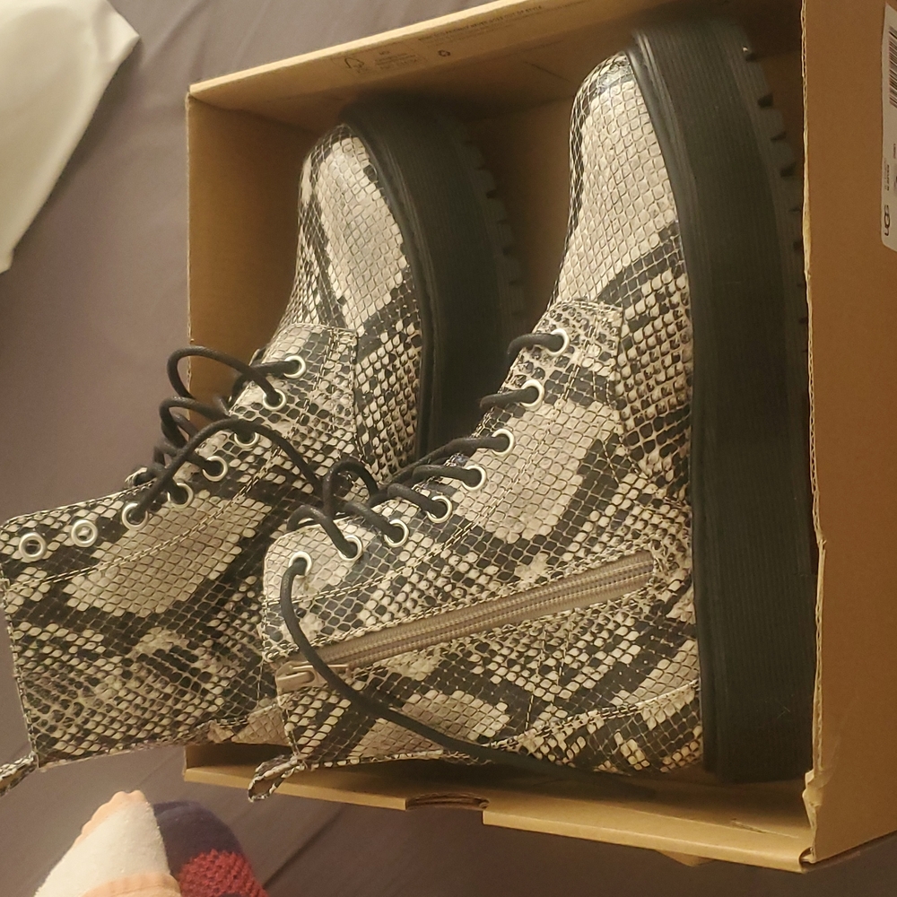 Snake print platform boots lace up chunky side zipper topshop